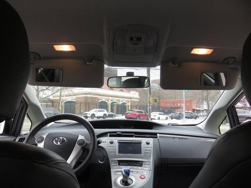 Used 2013 Toyota Prius Plug-In Hybrid image 13