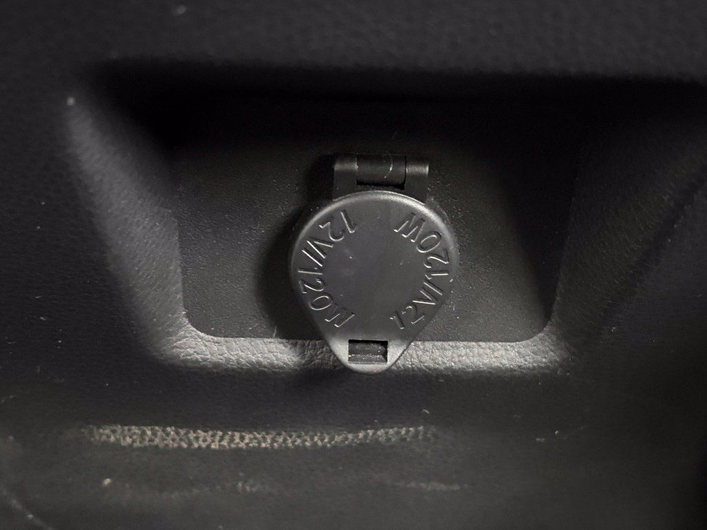 Used 2024 Toyota RAV4 LE AWD/4WD image 14