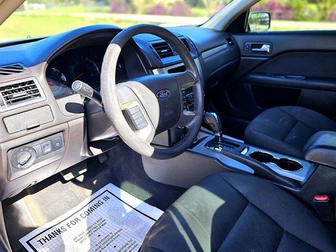 Used 2010 Ford Fusion SE image 9