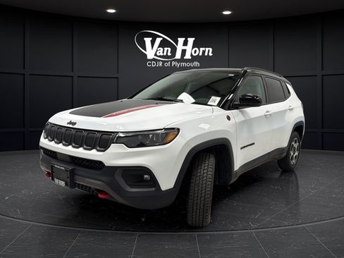 Used 2022 Jeep Compass Trailhawk w/ Trailhawk Elite Group AWD/4WD image 3