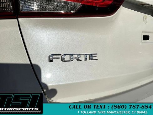 Used 2017 Kia Forte LX w/ LX Popular Package image 8
