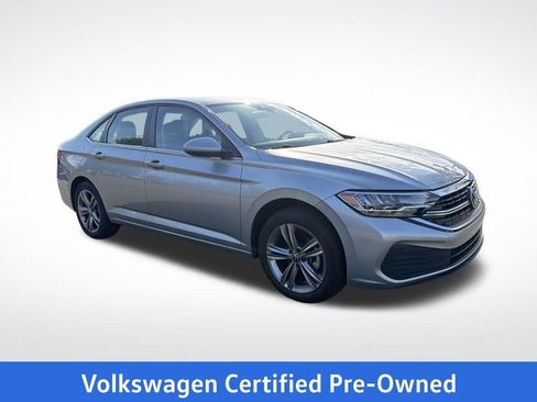 Certified 2023 Volkswagen Jetta SE FWD image 8