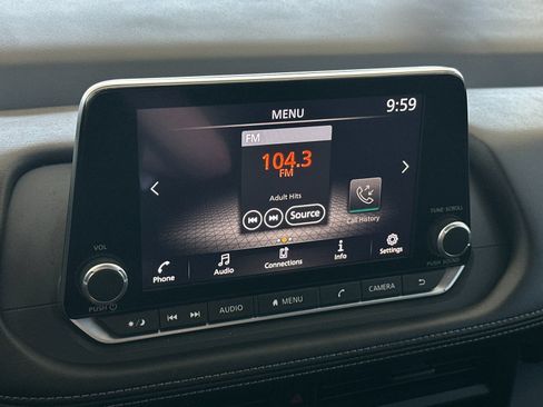 Used 2025 Nissan Rogue S FWD image 16