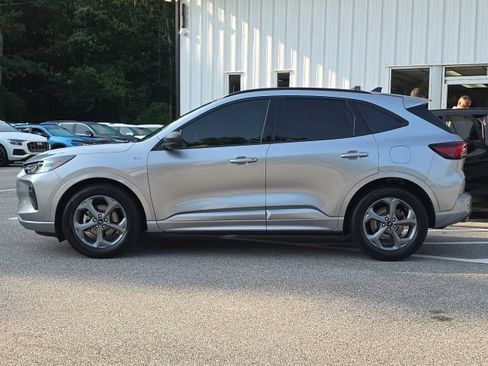 Used 2023 Ford Escape ST-Line w/ Tech Pack #1 FWD image 2