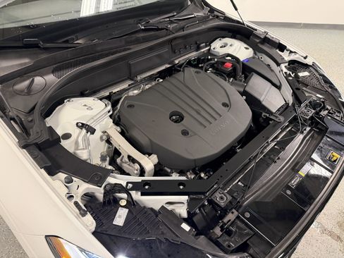 Used 2025 Volvo XC60 B5 Plus AWD/4WD image 29