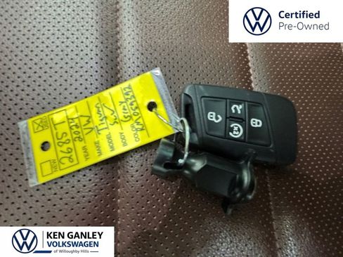 Used 2024 Volkswagen Tiguan SEL R-Line AWD/4WD image 29