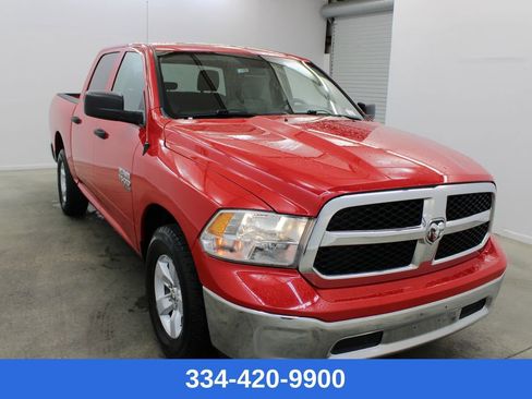 Used 2022 RAM 1500 Classic SLT image 5