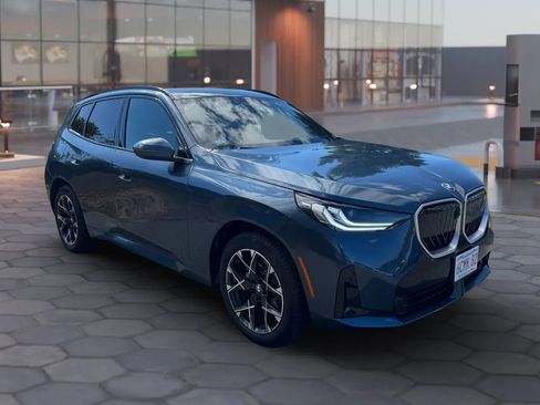 Used 2025 BMW X3 xDrive30i w/ Premium Package image 3