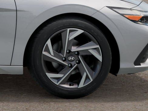 Certified 2025 Hyundai Elantra Sport image 8