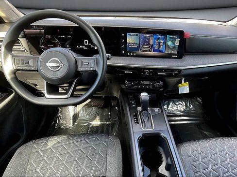 New 2026 Nissan Kicks SV w/ SV Premium Package image 5