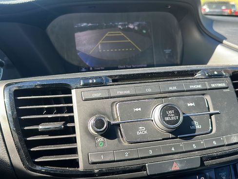 Used 2017 Honda Accord Sport image 13
