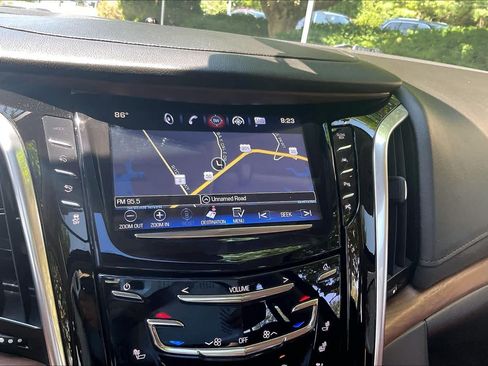 Used 2020 Cadillac Escalade Premium Luxury AWD/4WD image 37