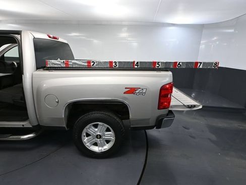 Used 2009 Chevrolet Silverado 1500 LT w/ Power Pack Plus AWD/4WD image 32