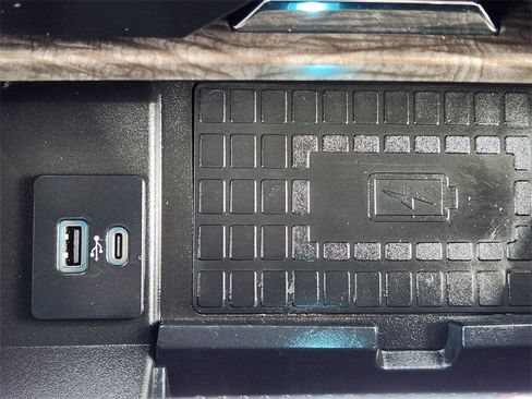 Used 2021 Ford Expedition Max Limited image 22