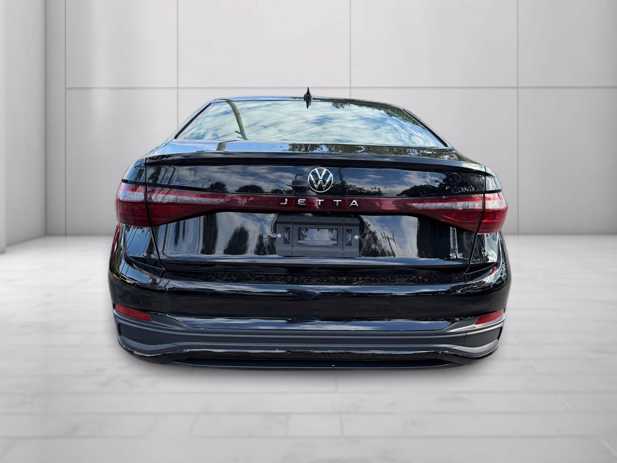 Used 2026 Volkswagen Jetta SE FWD image 6