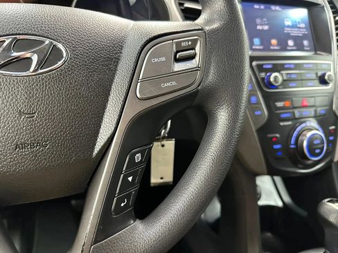 Used 2017 Hyundai Santa Fe SE AWD/4WD image 21