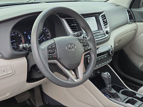 Used 2018 Hyundai Tucson SEL image 18