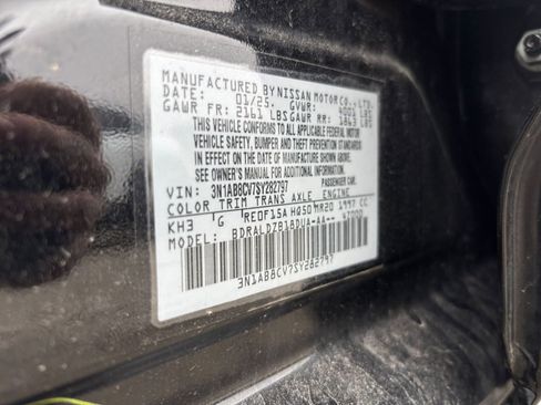 Used 2025 Nissan Sentra SV image 27