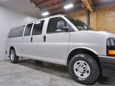 Used 2019 Chevrolet Express 3500 LS image 8