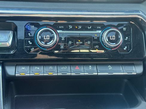 Used 2025 GMC Sierra 1500 Denali Ultimate AWD/4WD image 23