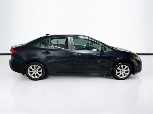 Used 2021 Toyota Corolla LE w/ Carpet Mat Package (TMS) image 8