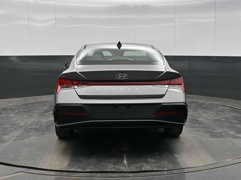 Used 2025 Hyundai Elantra SEL image 6