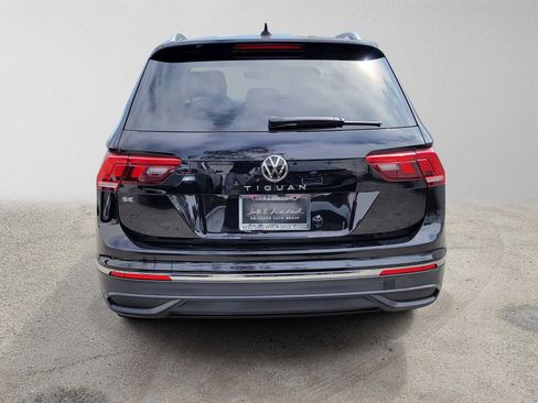Used 2023 Volkswagen Tiguan SE FWD image 4