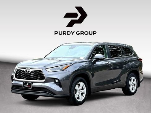 Used 2024 Toyota Highlander LE image 4
