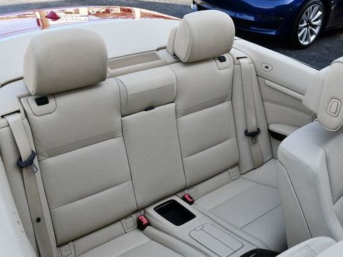 Used 2011 BMW 328i Convertible image 17