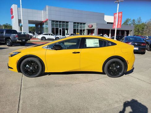 New 2026 Toyota Prius Plug-In Hybrid image 2