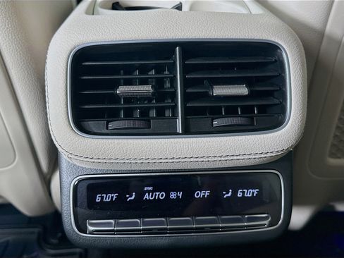 Certified 2026 Mercedes-Benz GLS 450 4MATIC image 34