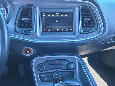 Used 2021 Dodge Challenger SXT image 15