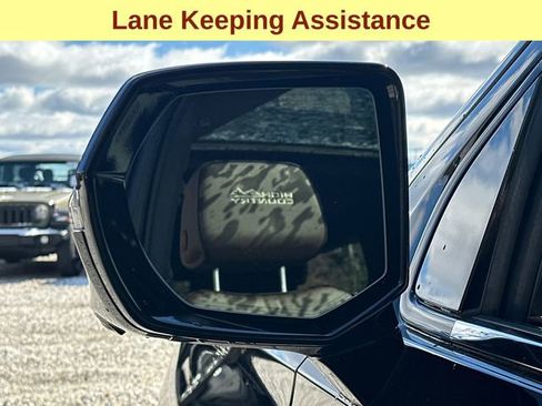 Used 2025 Chevrolet Tahoe High Country AWD/4WD image 7