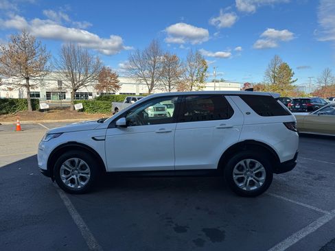 Used 2022 Land Rover Discovery Sport S image 10