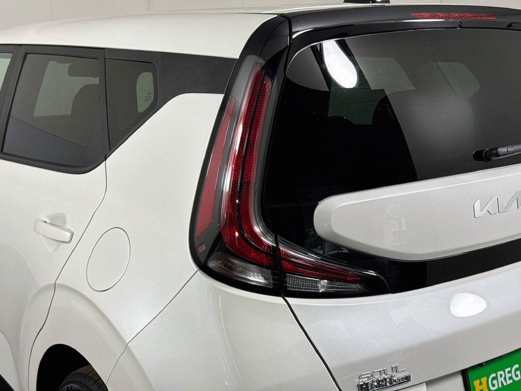 Used 2025 Kia Soul LX FWD image 34