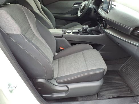 Used 2021 Nissan Rogue SV AWD/4WD image 9