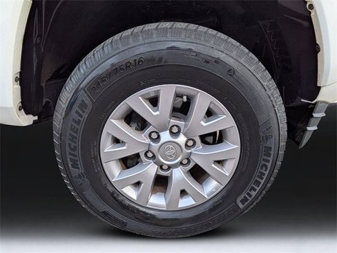 Used 2019 Toyota Tacoma SR5 image 11