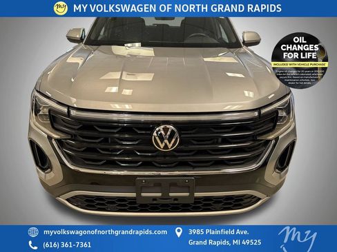 Used 2024 Volkswagen Atlas Cross Sport SE AWD/4WD image 28