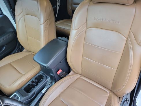 Used 2021 Jeep Wrangler Unlimited Sahara image 11