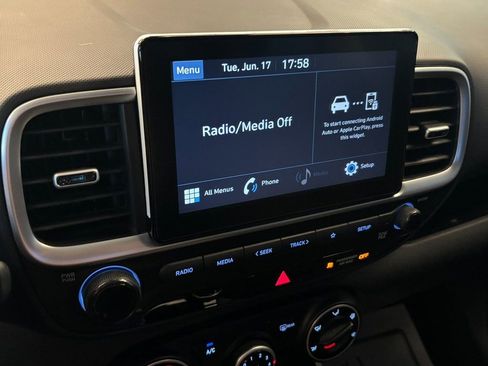 Used 2021 Hyundai Venue SE image 12