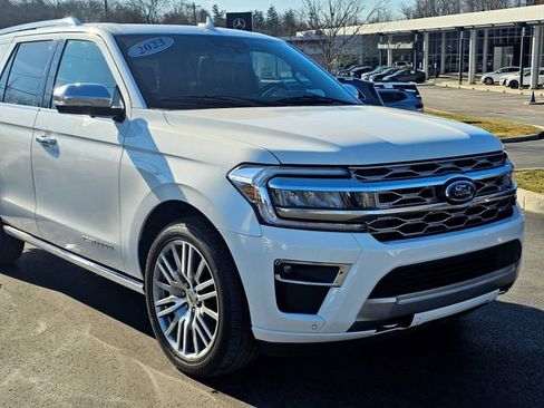 Used 2023 Ford Expedition Platinum image 2