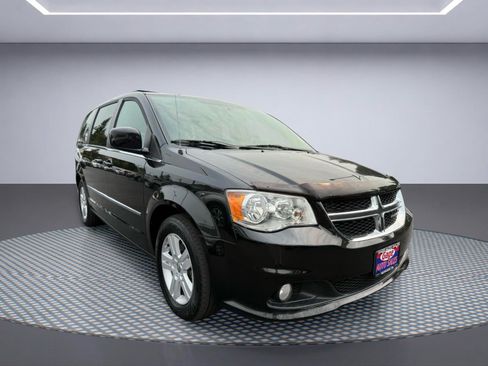 Used 2017 Dodge Grand Caravan Crew FWD image 10