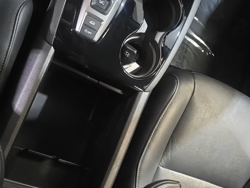 Used 2019 Honda Pilot Touring image 40
