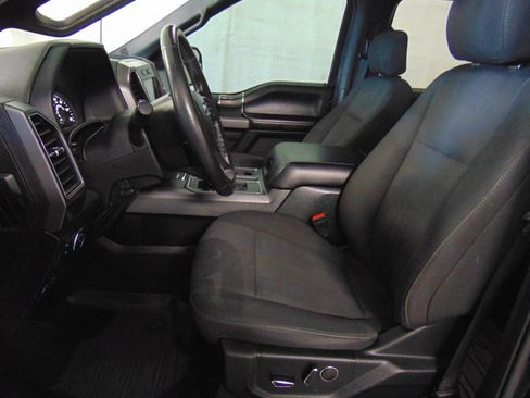 Used 2018 Ford F150 XLT w/ Equipment Group 302A Luxury image 9