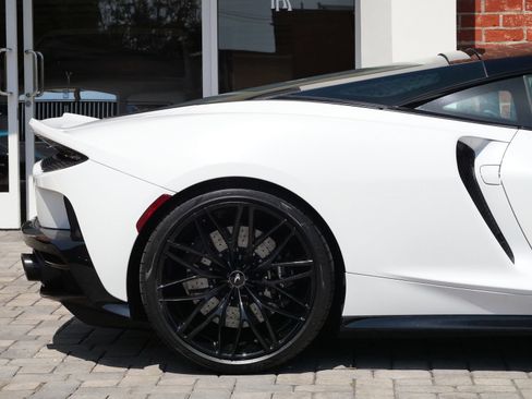 Used 2023 McLaren GT RWD image 13
