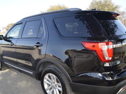 Used 2016 Ford Explorer XLT w/ Equipment Group 202A image 5