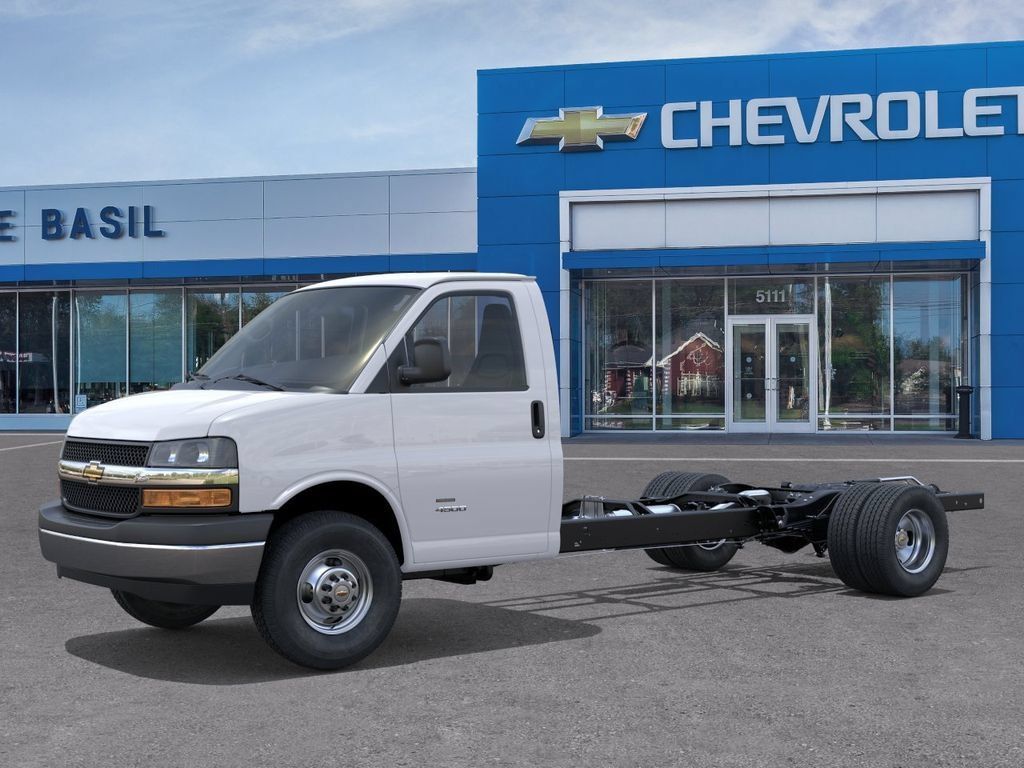 New 2026 Chevrolet Express 4500 w/ Power Convenience Package RWD image 2