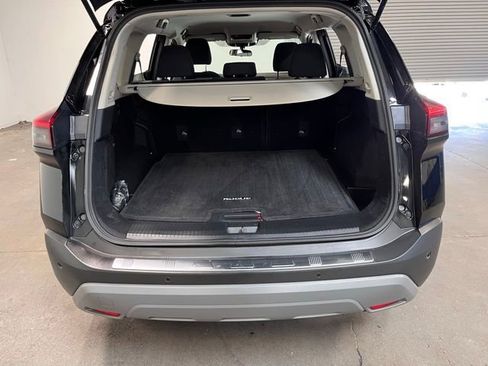 Used 2022 Nissan Rogue SV image 16