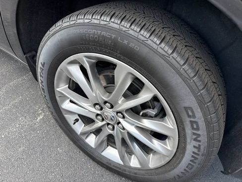 Used 2023 Buick Enclave Avenir w/ Avenir Technology Package FWD image 11