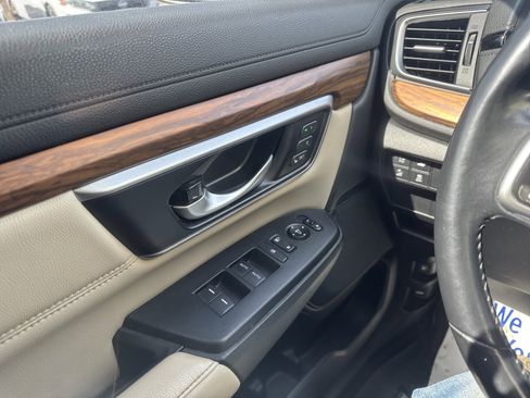 Used 2019 Honda CR-V Touring image 13